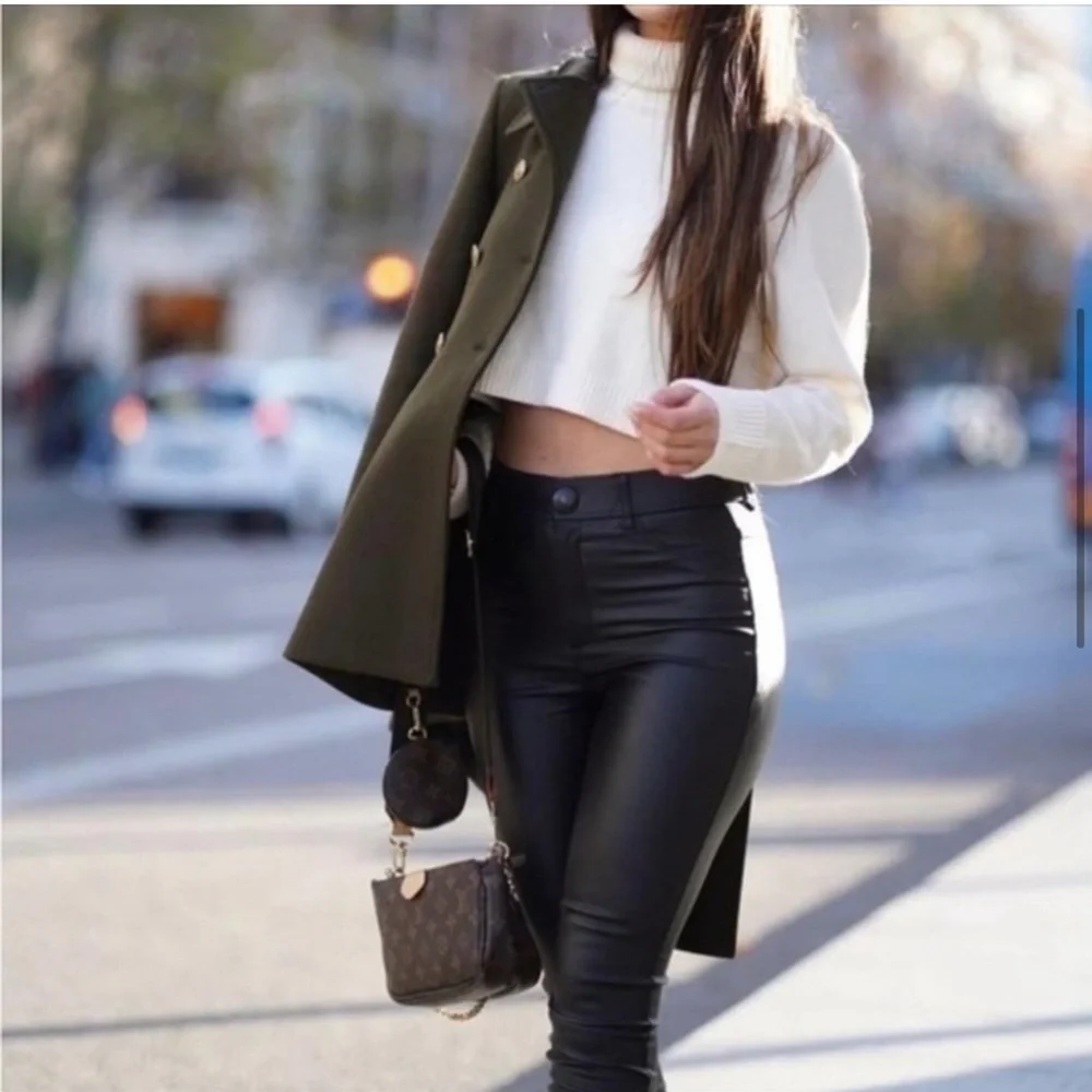 Zara Faux Leather black pants with ankle‎ zipper Size Small 5427
